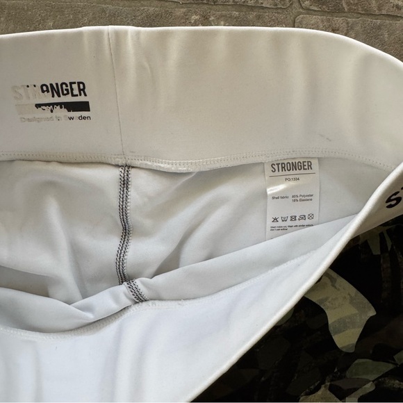 Stronger Camo Legging Size Small - Picture 2 of 5